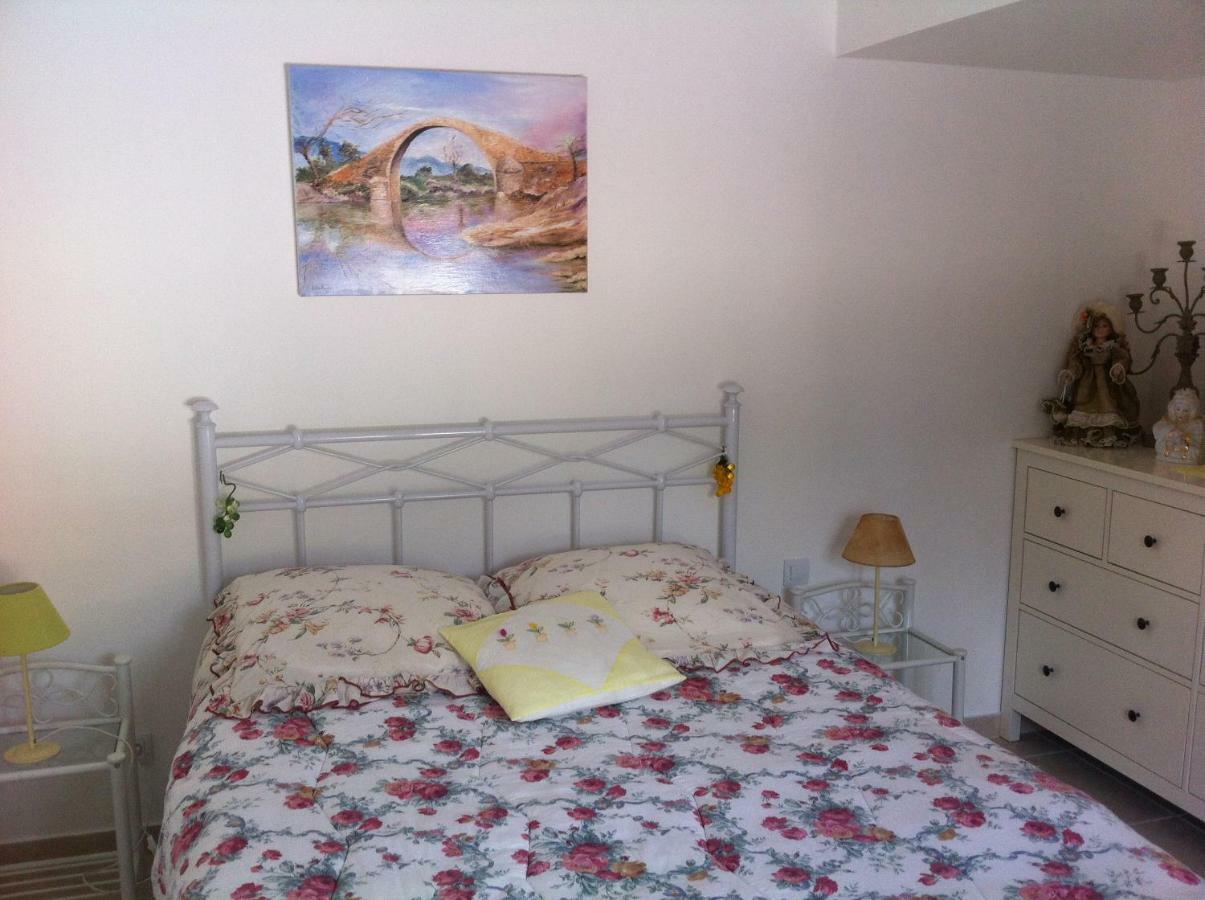 Les Cigales Des Pres Appartement Опс Екстериор снимка